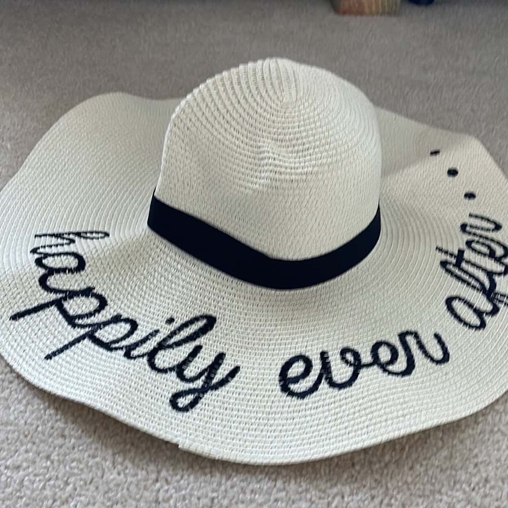 Sun hat - Picture 2 of 3